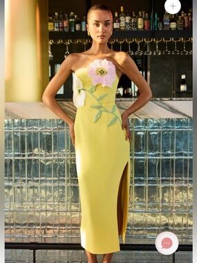 elliatt hope yellow oversized 3d flower trim strapless midi dress size large NEW
